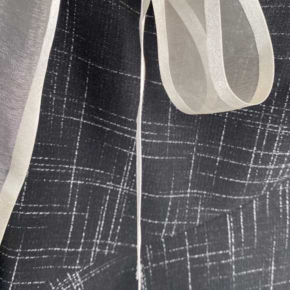 Black Le Chateau skirt 9-10 - Picture 2 of 4